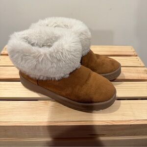 SO Kids Boots with Faux Fur Trim - Brown and White